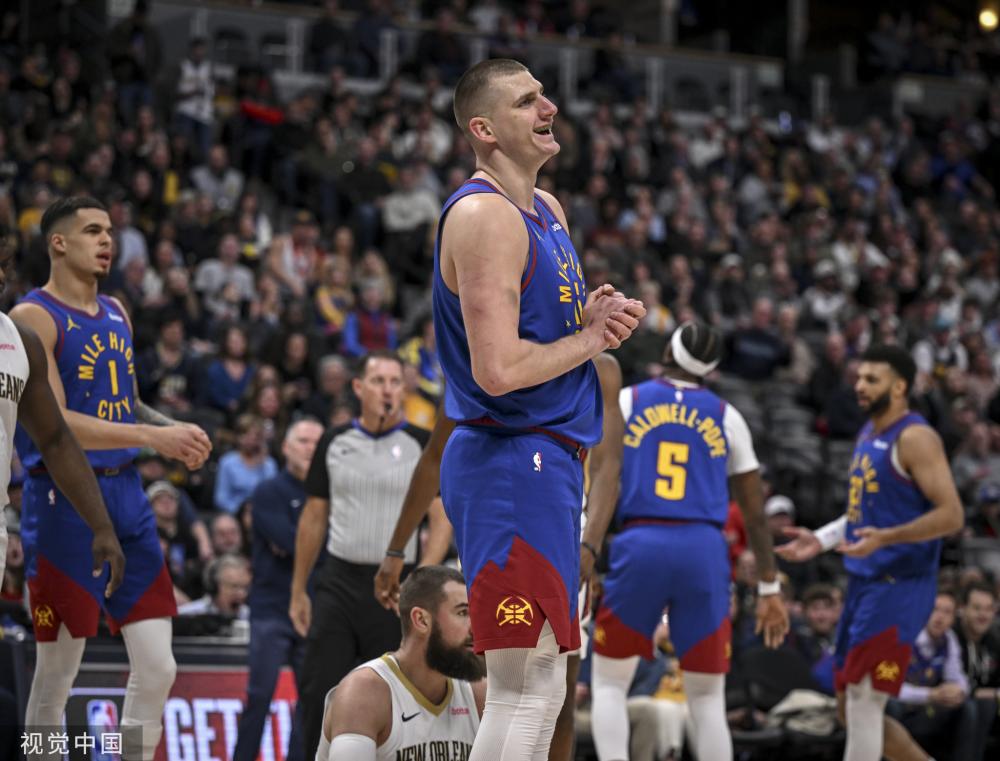 的一匹黑马 的一匹黑马