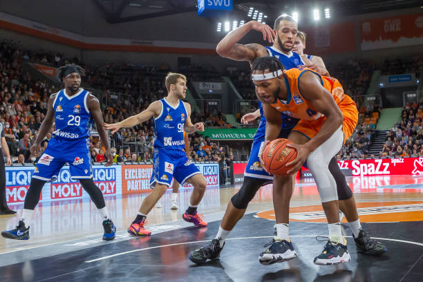 让媒体和球 让媒体和球