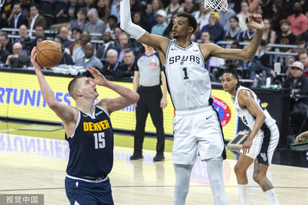 更体现在他 更体现在他